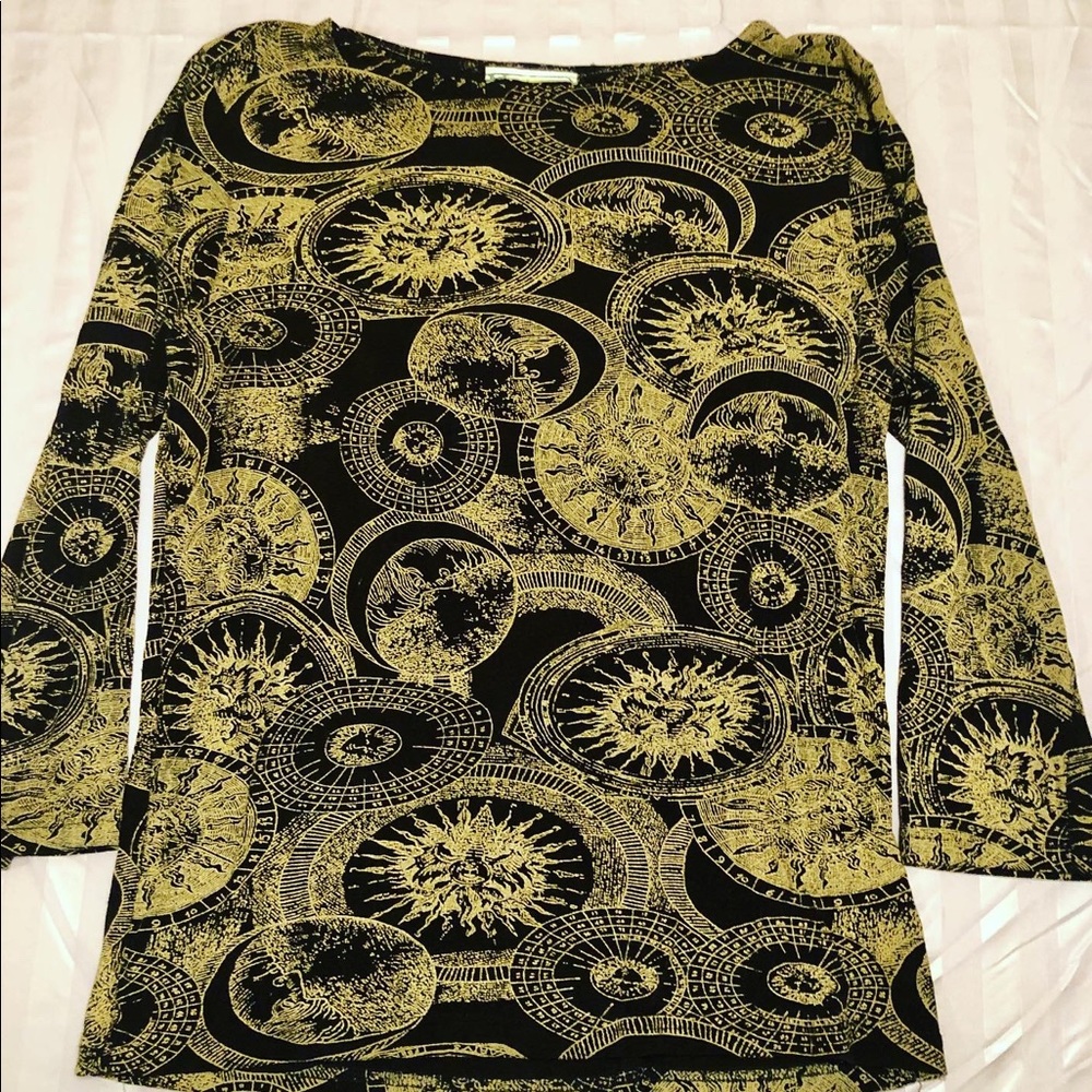 Amazing solstice/zodiac shirt! Swipe for detail🤤
